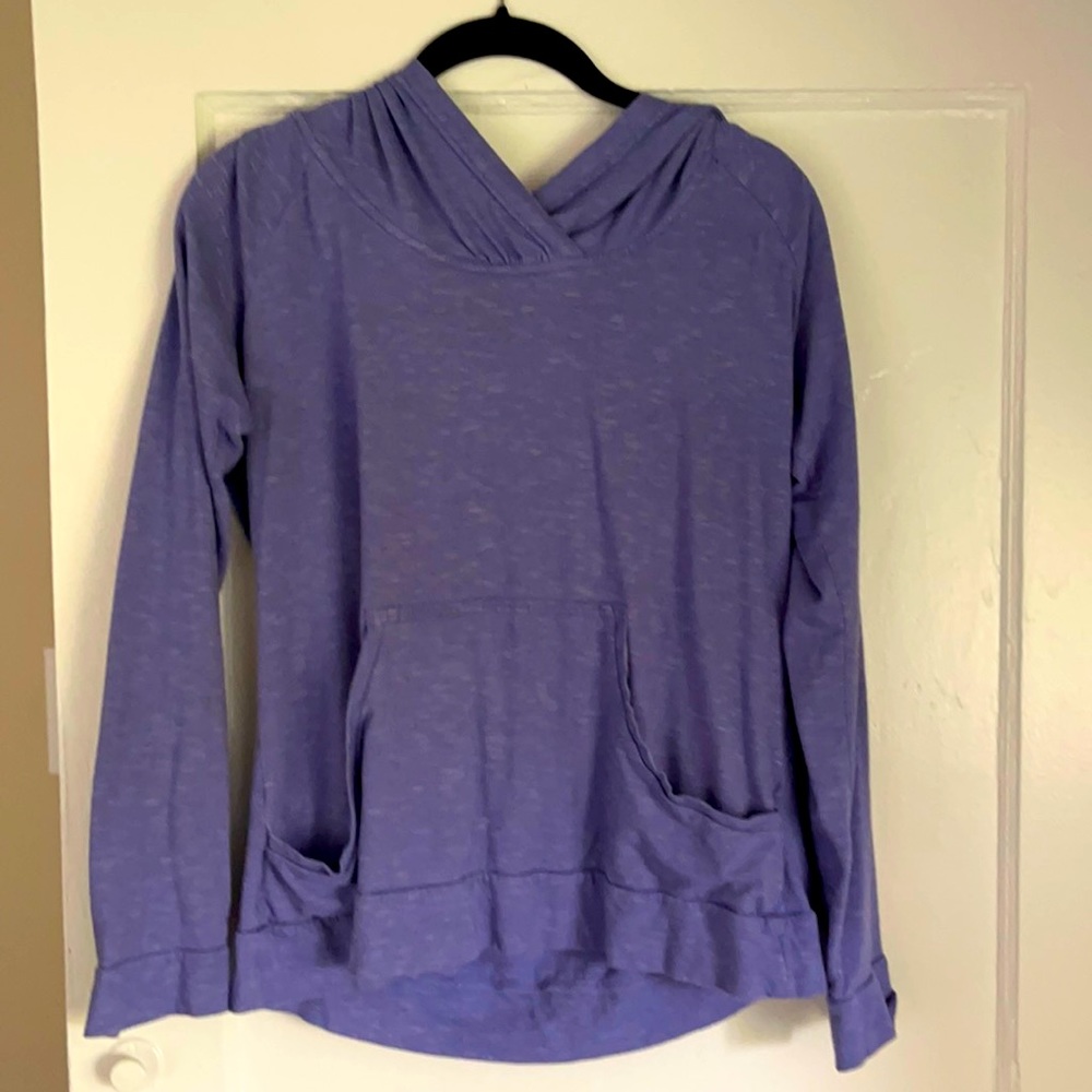 Lightweight Columbia Hoodie with front pocket